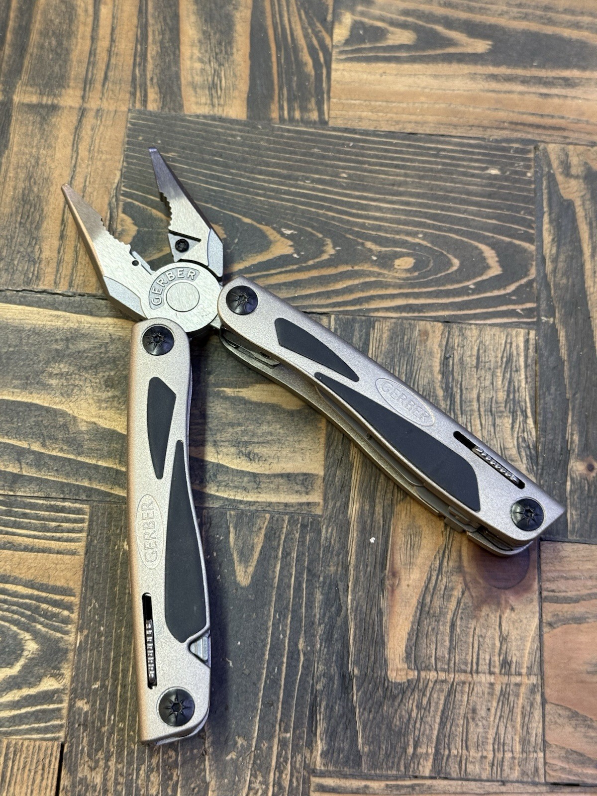 Gerber Multi Plier MP800 Legend Folding Multitool Knife Used w/ Sheath