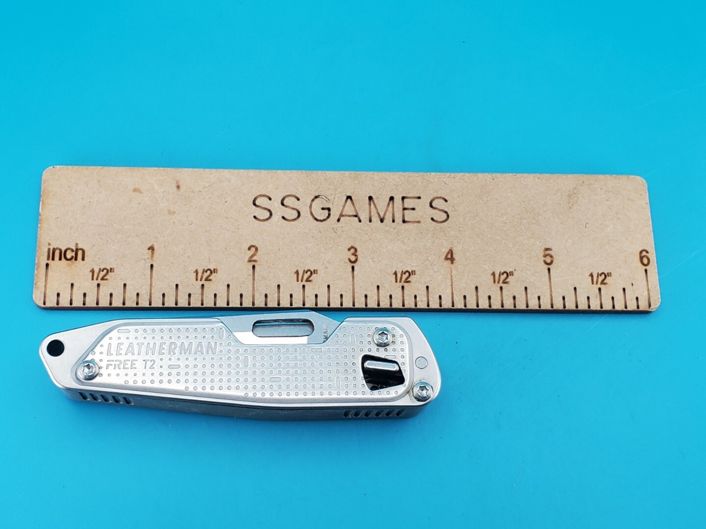 Leatherman FREE T2 Pocket Knife Multi-tool!
