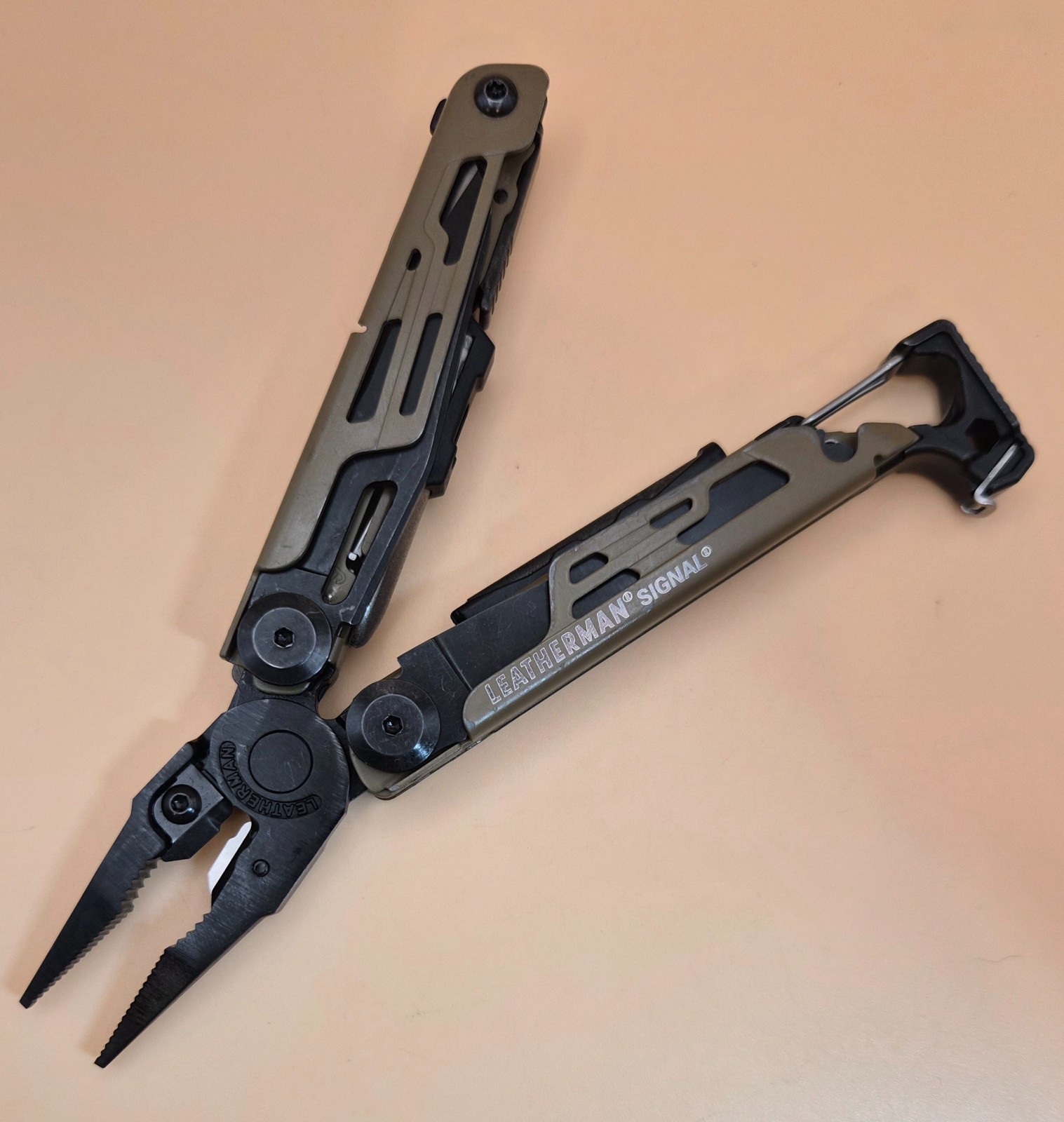 Leatherman SIGNAL Multi-Tool Coyote Tan Good Condition (005)