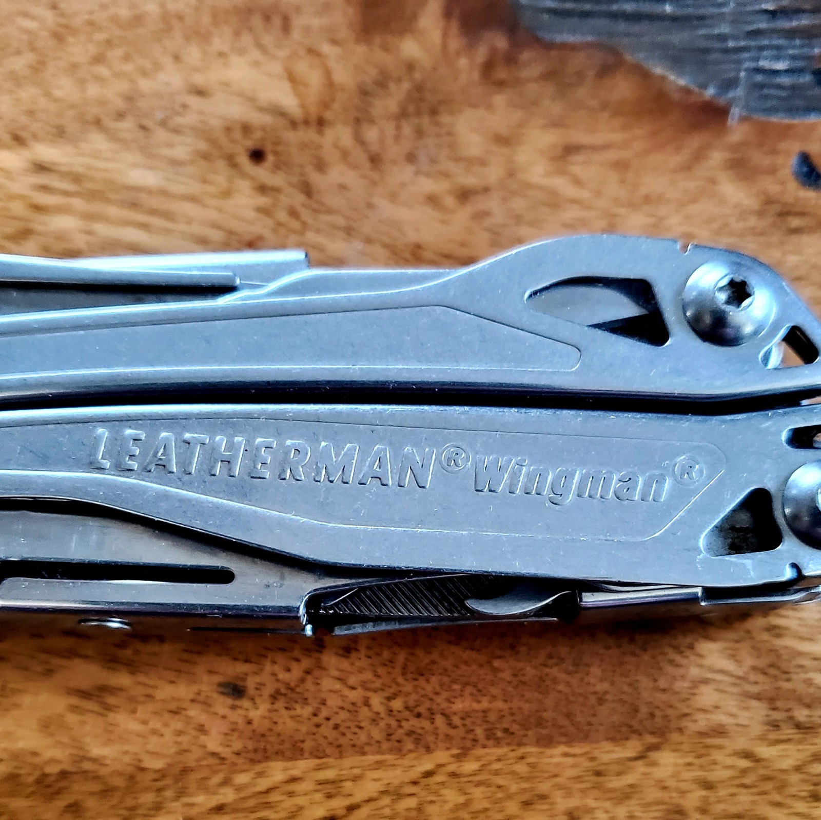 Leatherman Wingman Multi Tool Pliers, Knife, Scissors, Stainless Steel 14 tools