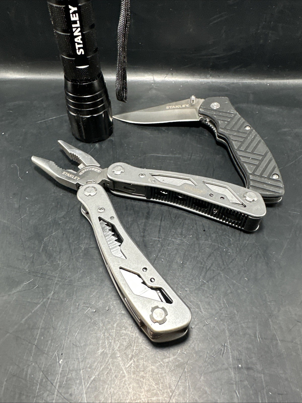 STANLEY KNIFE, MULTI TOOL (12 IN 1), 150 LUMENS FLASHLIGHT