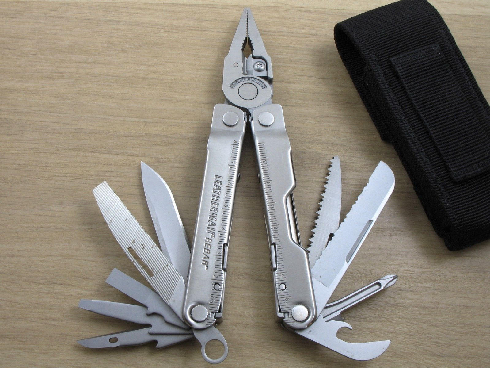 Leatherman REBAR Multi-Tool, Knife, Stainless, w/Nylon Sheath, USA – Excellent