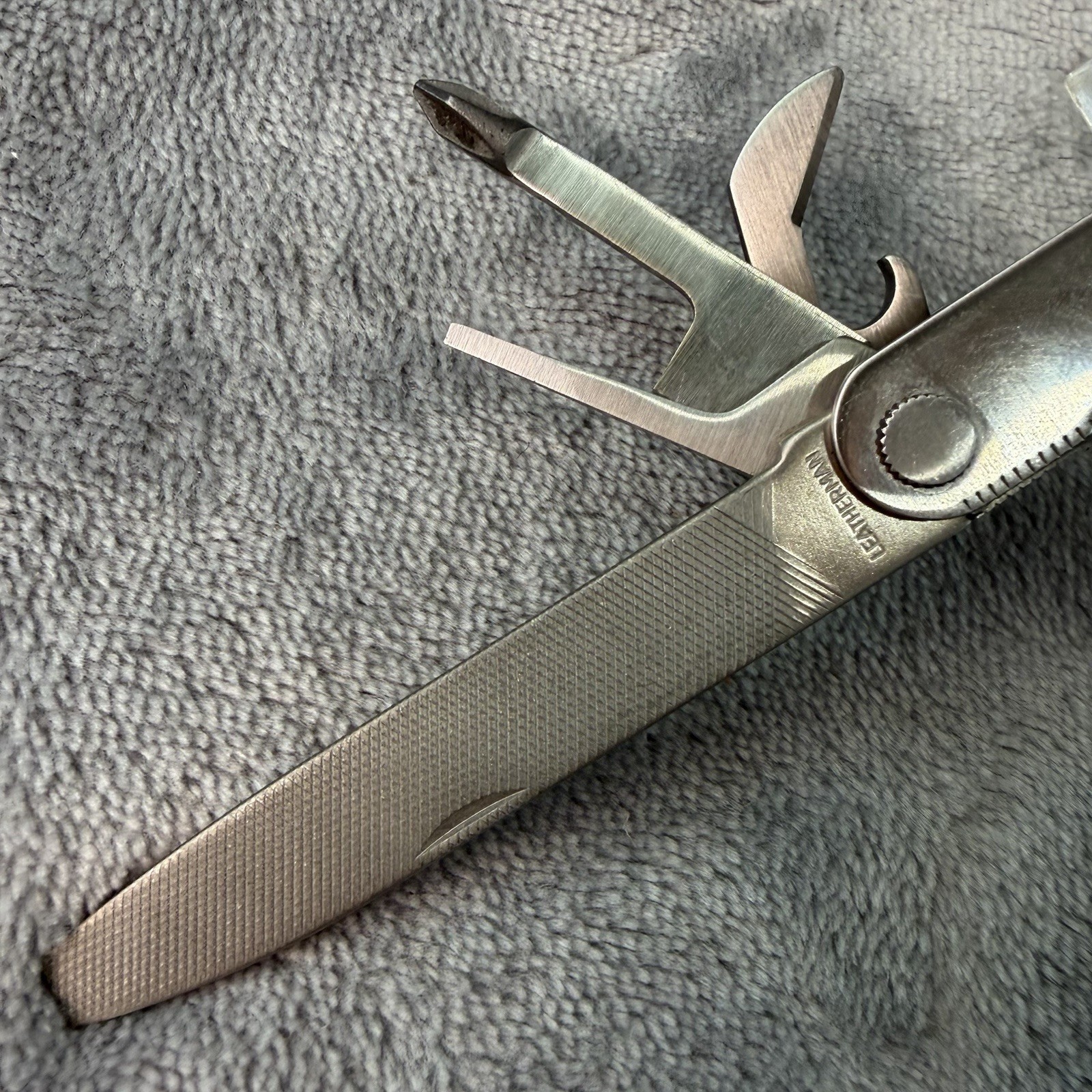 Vtg Original Leatherman Multi-Tool Portland Oregon 1325473 EXC No Sheath B444