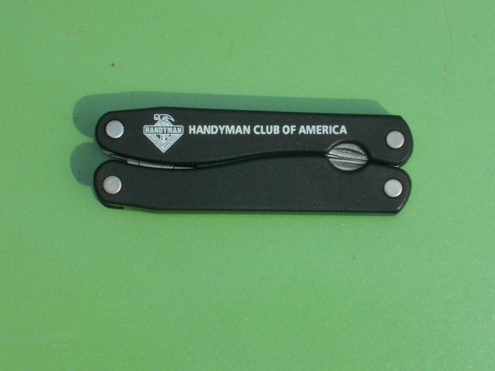 HANDYMAN CLUB OF AMERICA FOLDING KNIFE 9 MULTI TOOL PLIERS WIRE STRIPPERS SAW