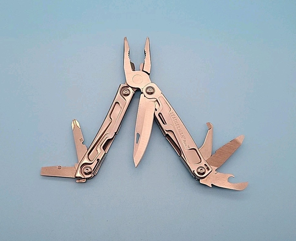 Leatherman Rev Multi-Tool – Pliers, Knife, Screwdrivers, Can Opener, File