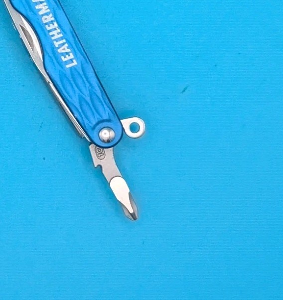 Leatherman Juice CS4 Multi Tool! Retired! COLUMBIA BLUE!