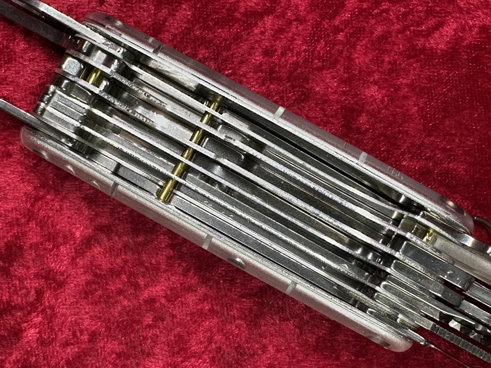 Victorinox SwissChamp SilverTech Swiss Army Knife 91mm 21 Tool 8 Layer (674)