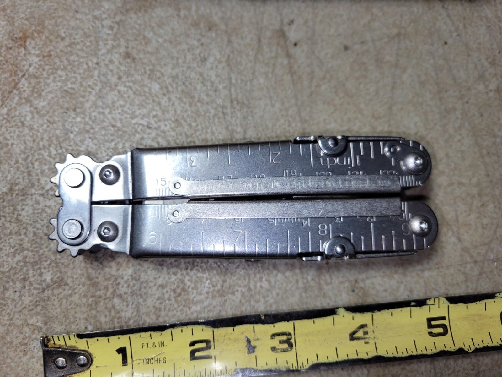 Fine SOG Power Lock Multi-Tool Stainless Steel Serrated Knife Opener