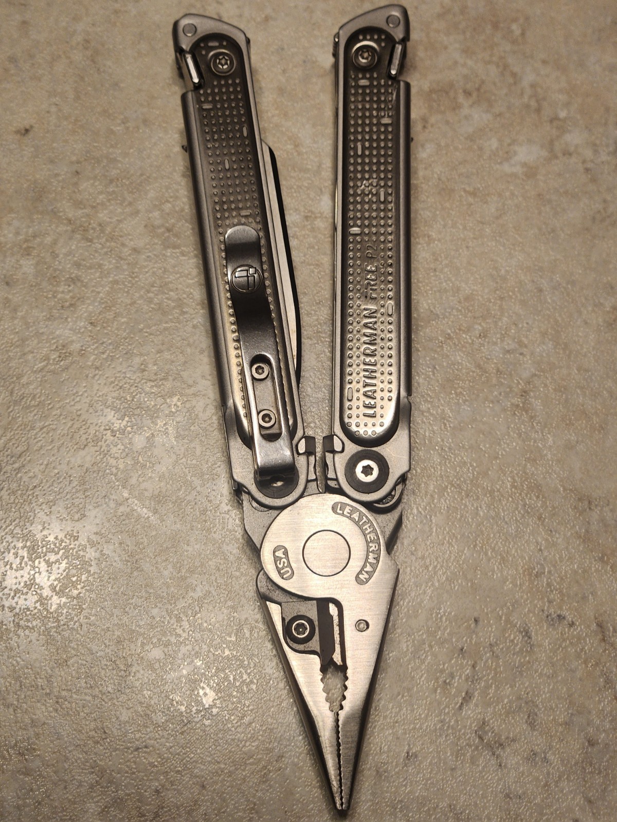 Leatherman Free P2 Stainless Steel Multi-Tool Silver