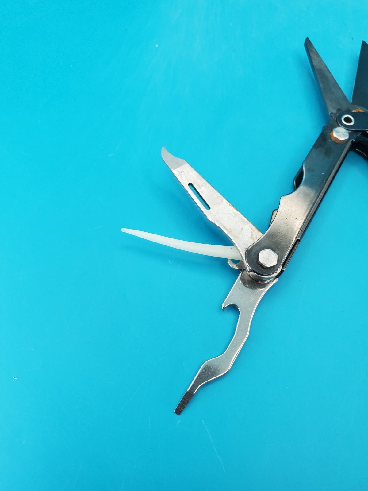SOG Crosscut Multitool Knife! BLACK!