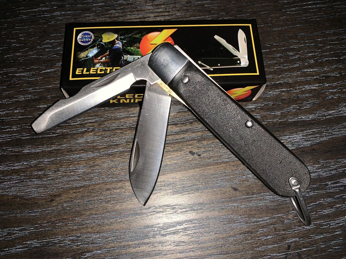 Frost Cutlery – 3.65″ Electricians Knife – 2 Blades, Screwdriver, Spear Blade