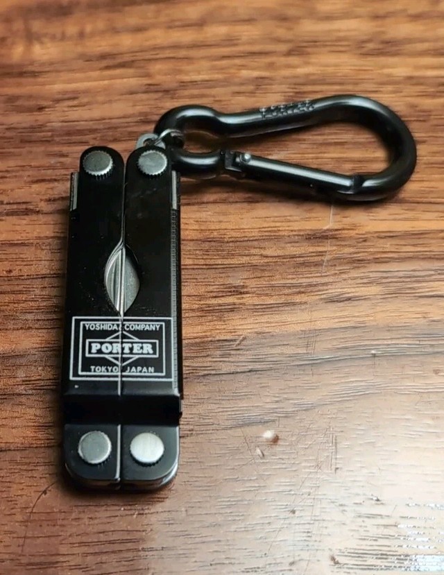 LEATHERMAN, Porter Yoshida Micra, Keychain Multi-tool, Black