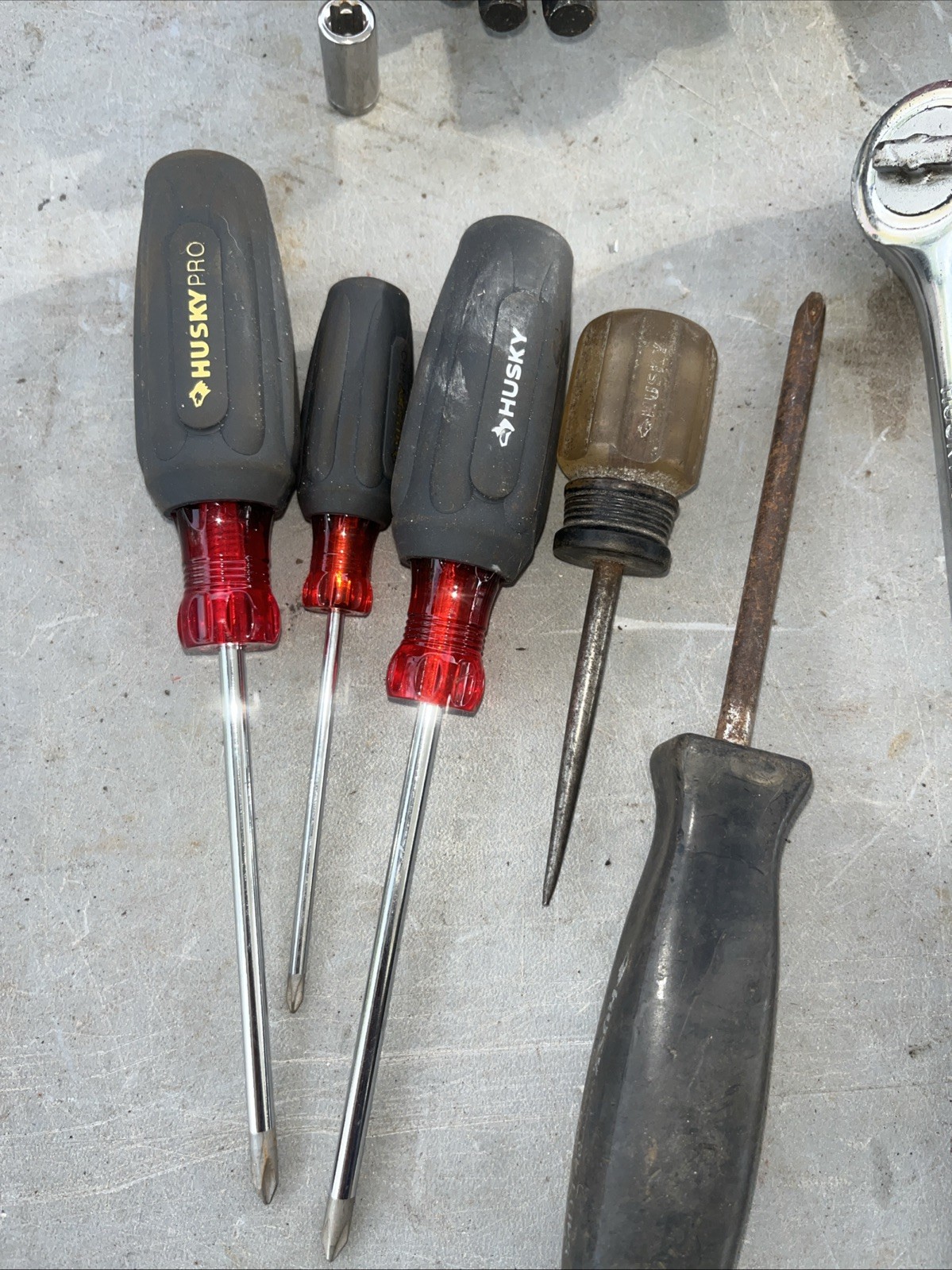 Lot of 49 Hand Tools Husky Tool Company Ratchet Screwdriver Utility Knives Allen