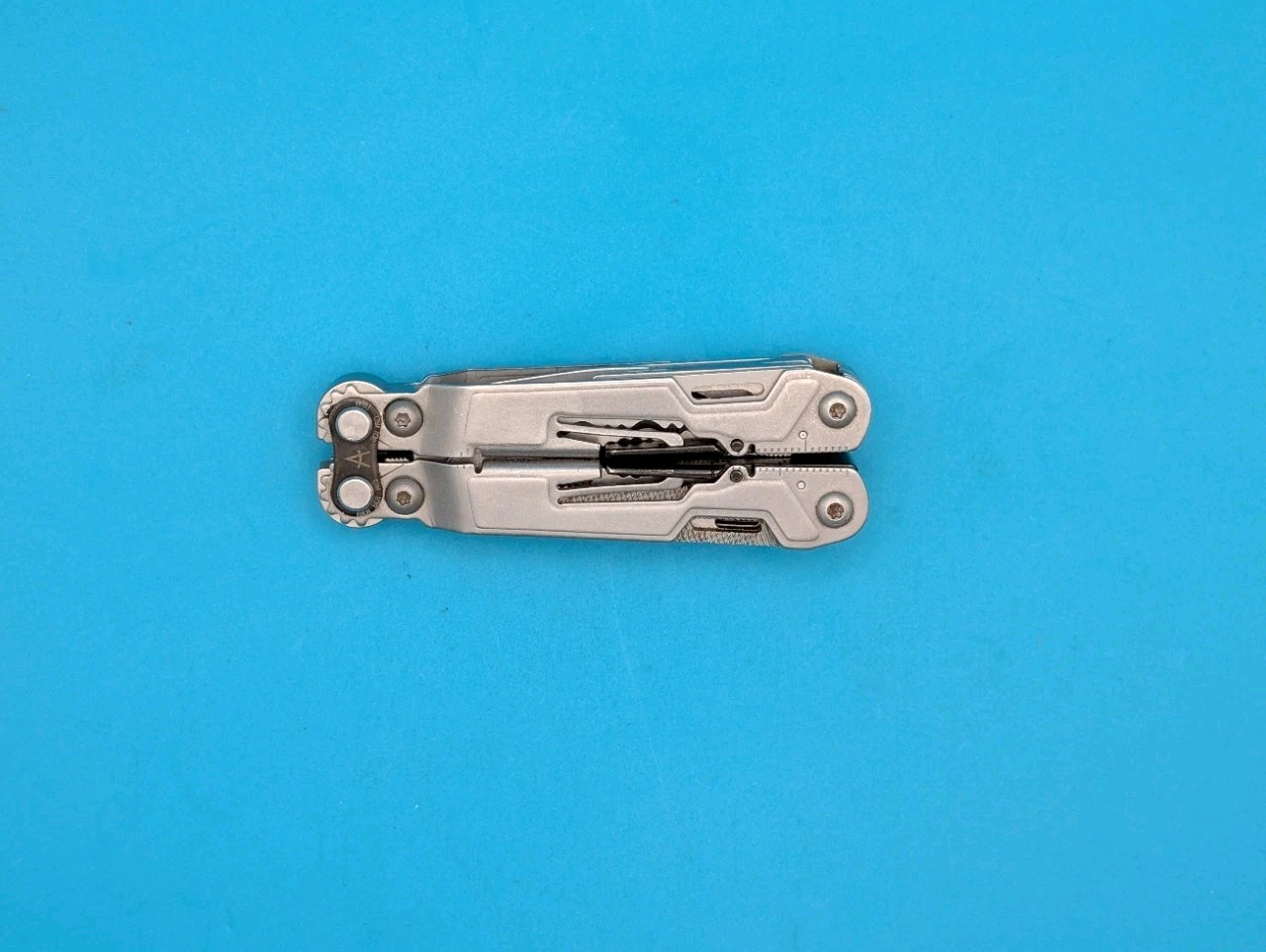 SOG PowerPint Tool Compact Lightweight Silver Multi-Tool!