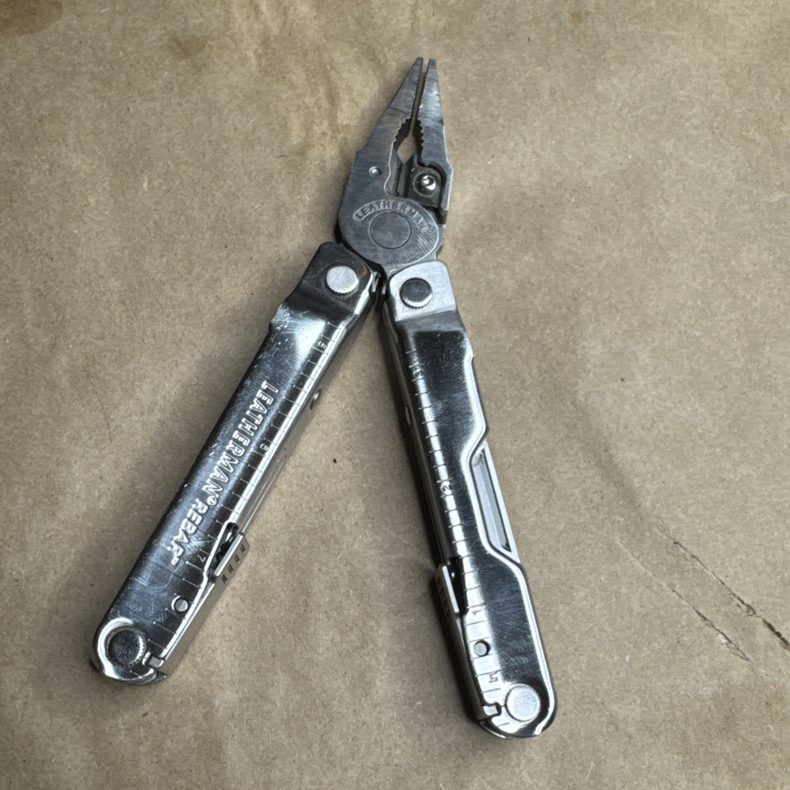 Leatherman Rebar Multi-Tool Pliers/Screwdriver/Knife/File/Saw/Etc. (Pre-Owned)