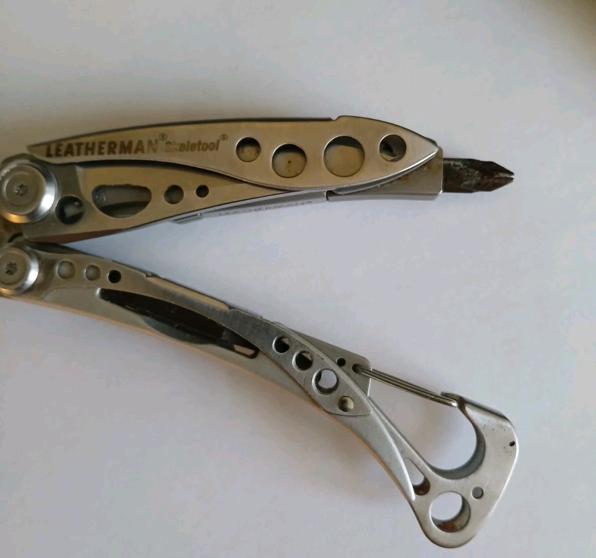 Leatherman Skeletool Topo Multi-Tool ! WITH SHEATH case !