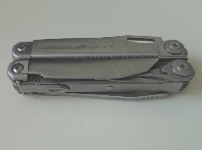 Leatherman Surge 21 In 1 Multitool In Good Condition As Pictures