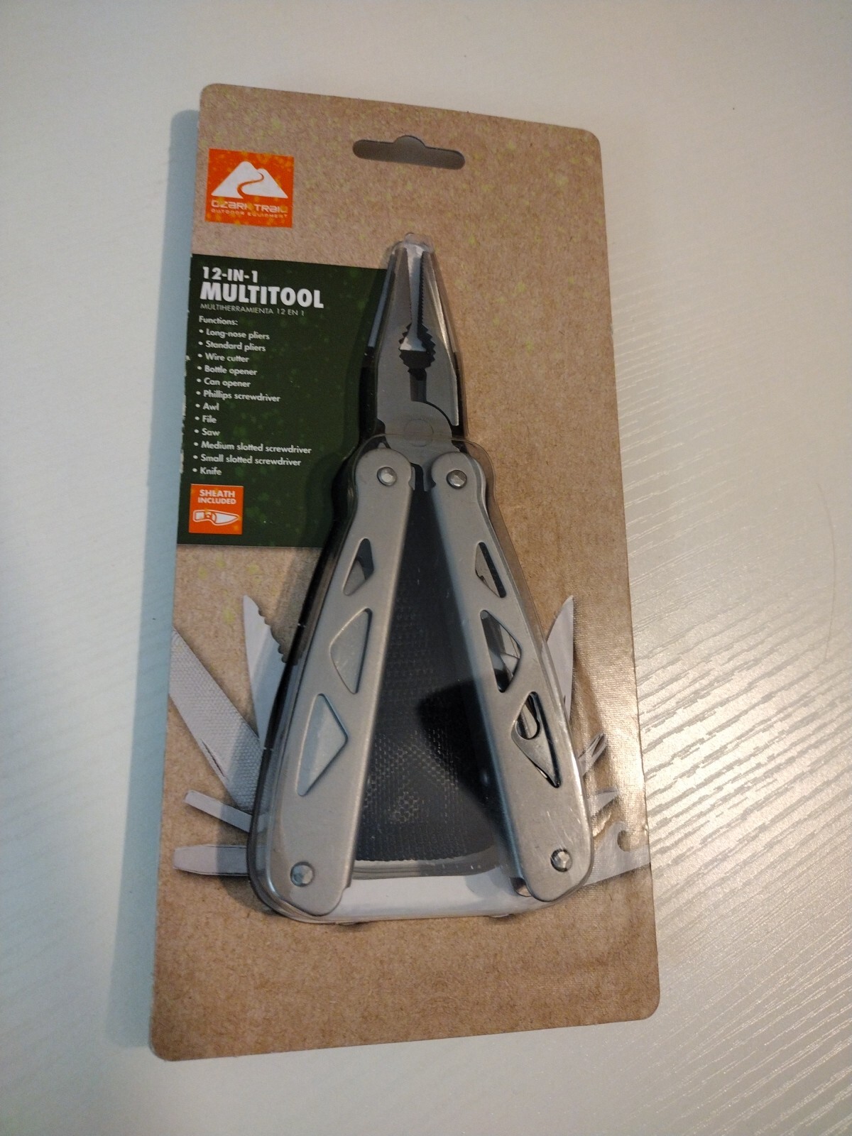 New OZARK TRAIL 12-IN-1 MULTI TOOL WITH SHEATH SILVER HANDLE NEW!
