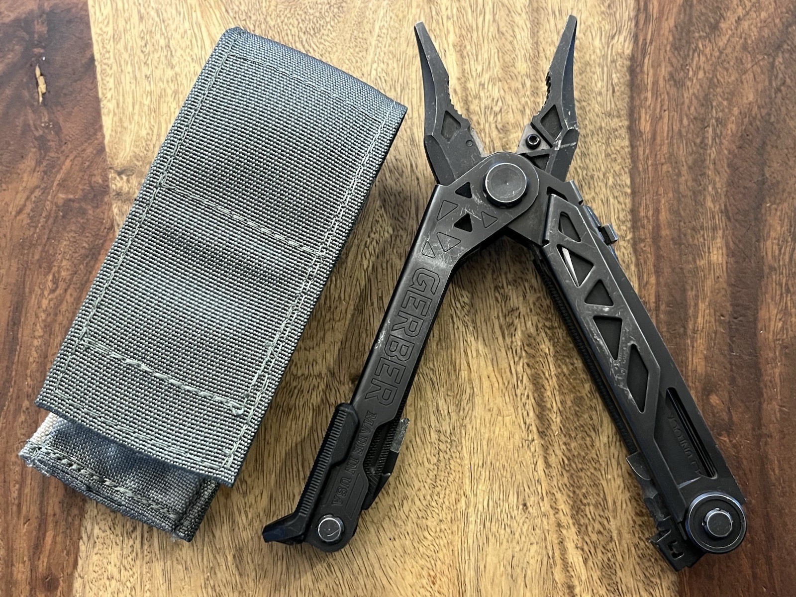 Gerber Center Drive Multi Tool Black USA Excellent Cond w/Sheath SUPER NICE!