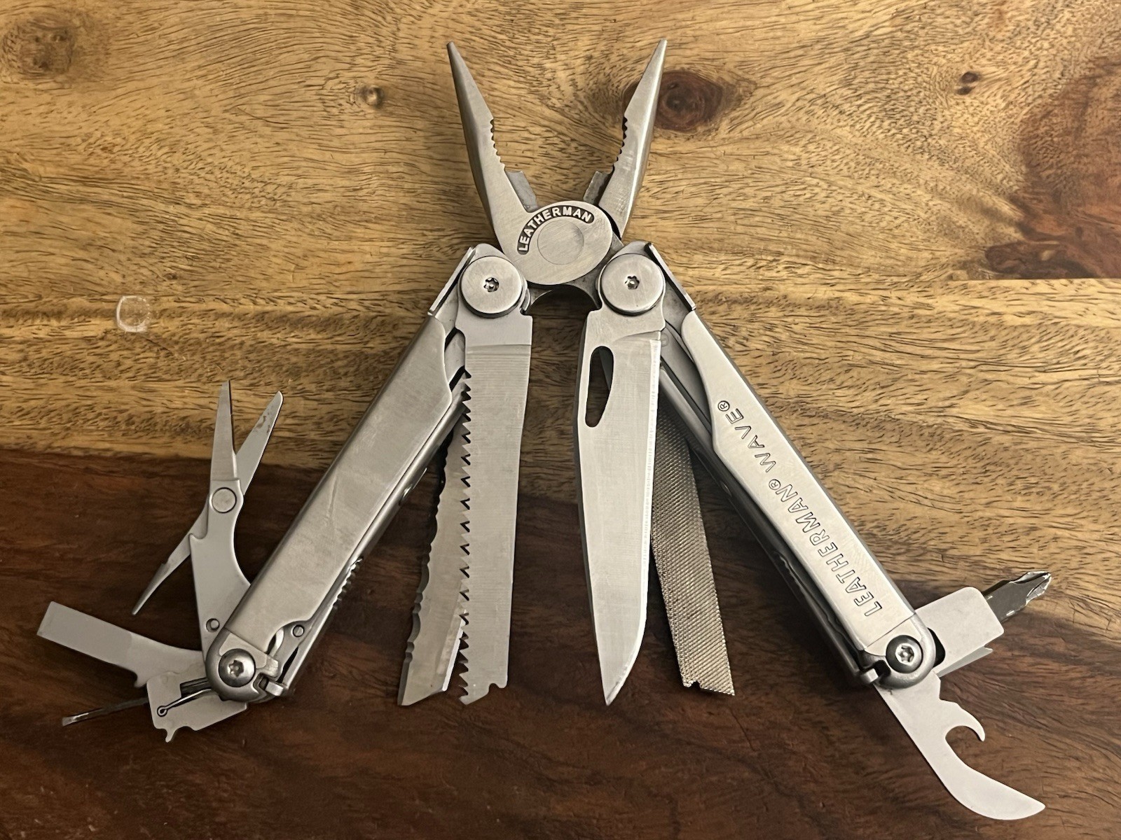 Leatherman Wave Multi-Tool Knife Great Condition!! w/New Molle Sheath ~TASKCo