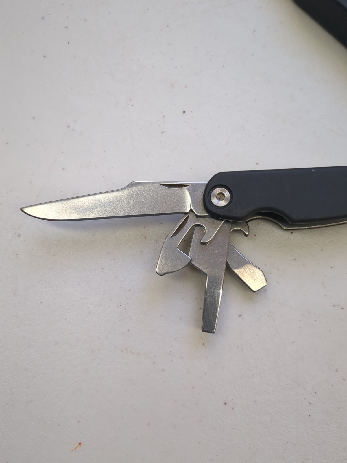 Remington foldable survival multi-tool knife Stainless Fold To 4” Black