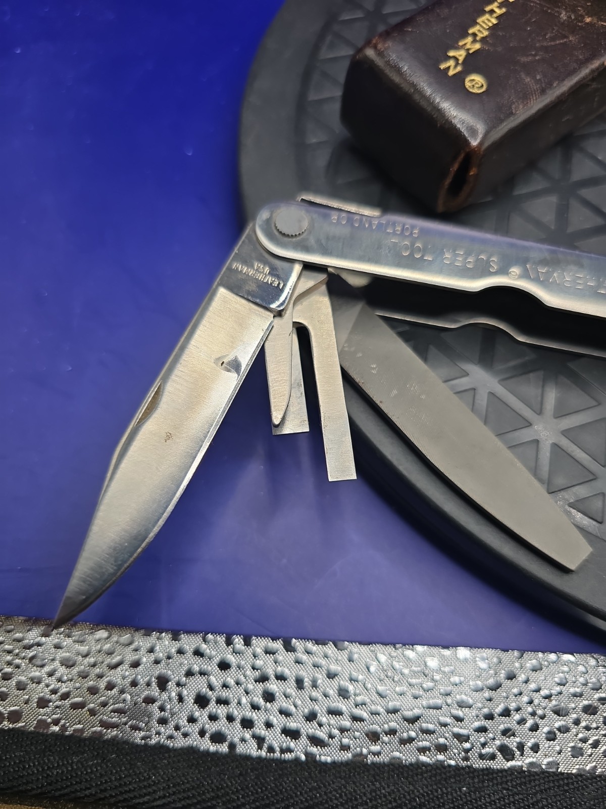 Vintage Leatherman multitool with original case Preowned