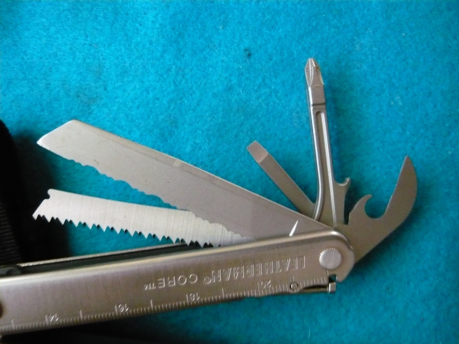 ***Leatherman Core Multitool New With MOLLY Sheath-0409 DATE***