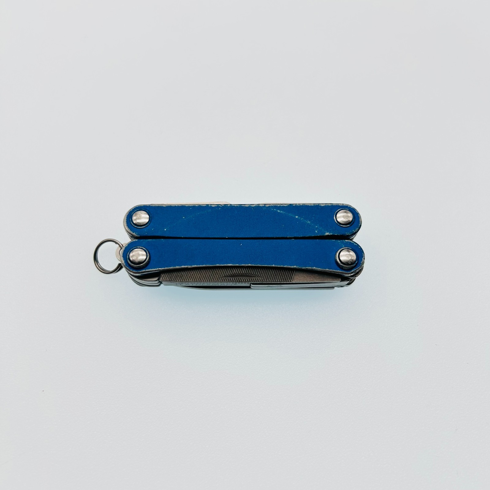 Leatherman Squirt PS4 BLUE – 8-in-1 Keychain Multi-Tool Discontinued (CODE24)
