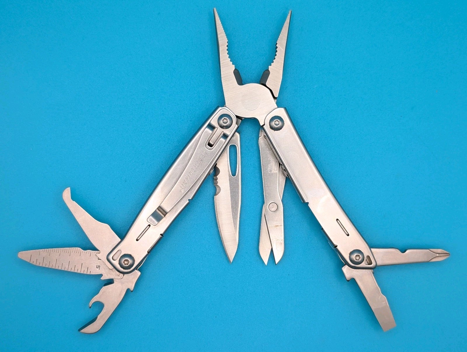 LEATHERMAN WINGMAN MULTI-TOOL! FAST SHIPPING!