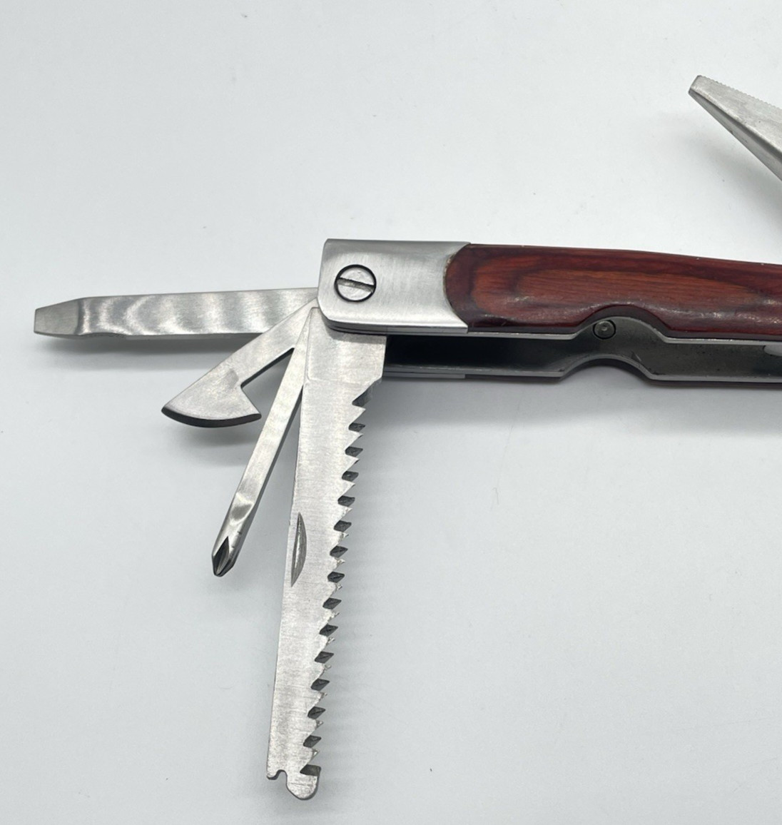 2 Winchester Pocket Tools : 1 Pocket Knife & 1 Multi Use Tool Pliers/Knife