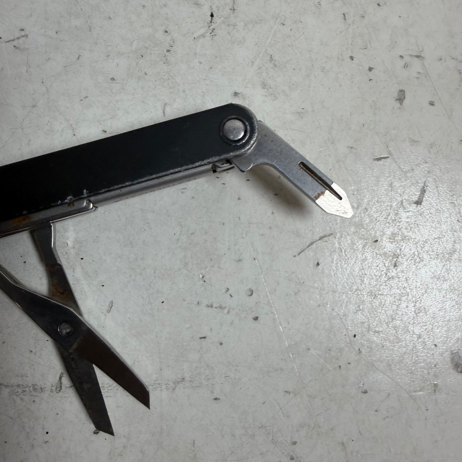 Leatherman Squirt PS4 Black Stainless Steel Lightweight Compact Plier Multitools