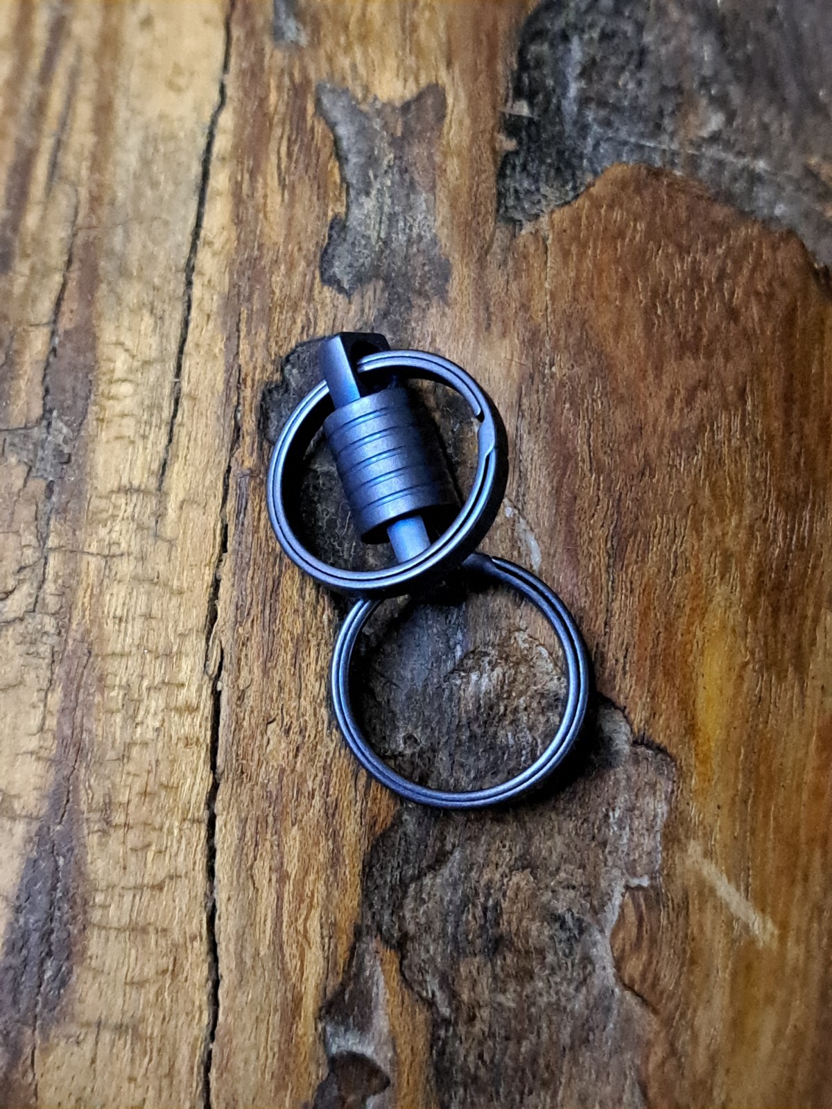 Pro Mini Series Anodized Titanium Swivel With 16mm Titanium Keyrings