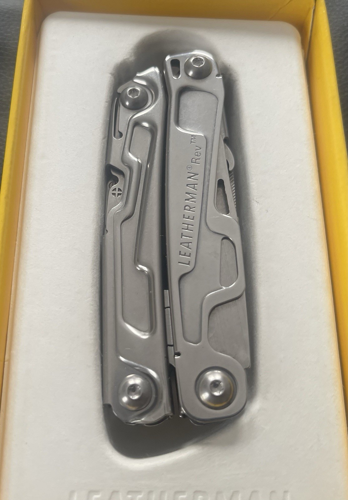 BNIB Leatherman Rev Multi Purpose 14 Tool Folding Pliers Pocket Knife Belt Clip