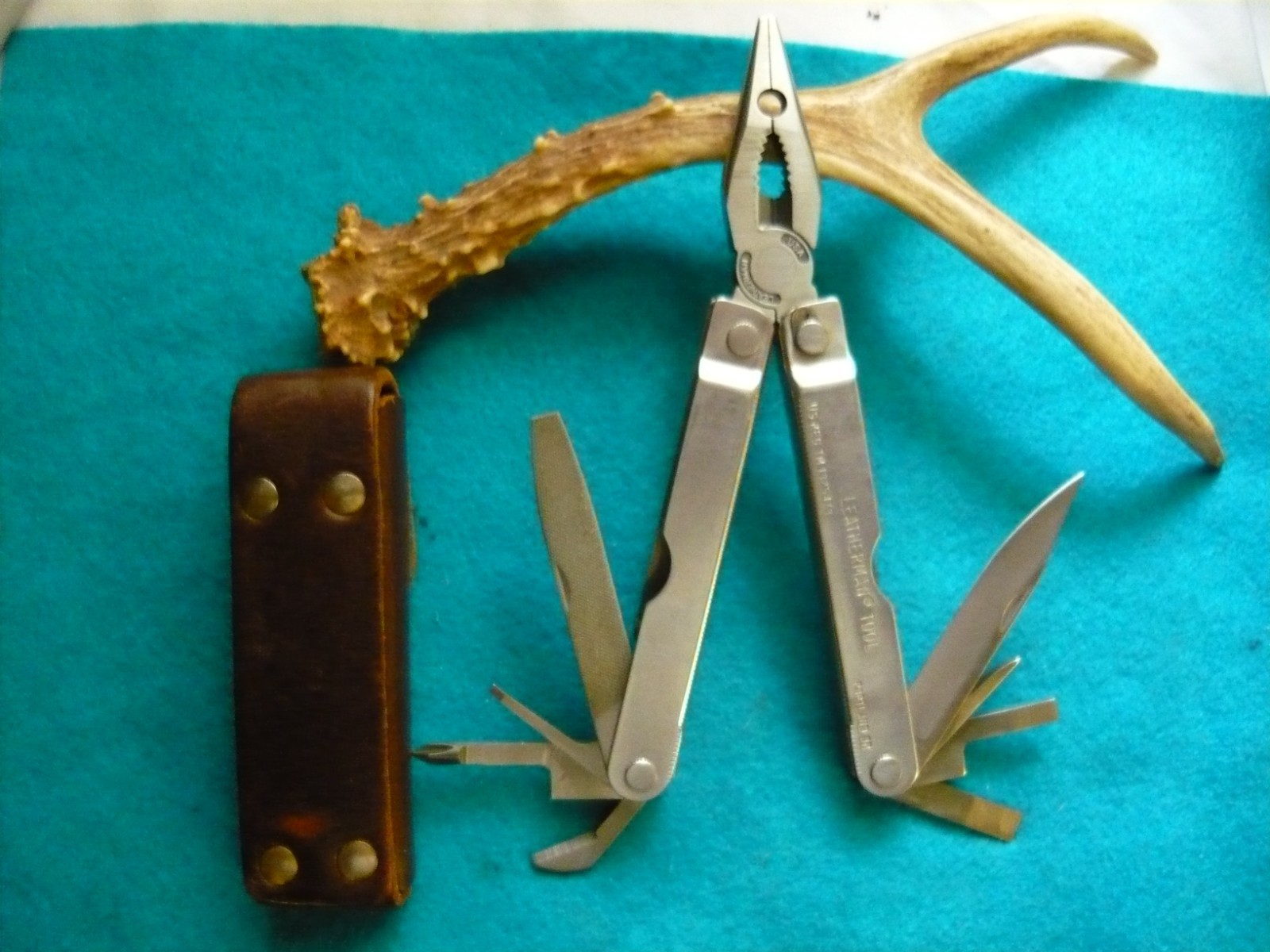 ***Leatherman PST 2nd Gen Stainless Cap Crimper Pocket Survival Tool w/ case***