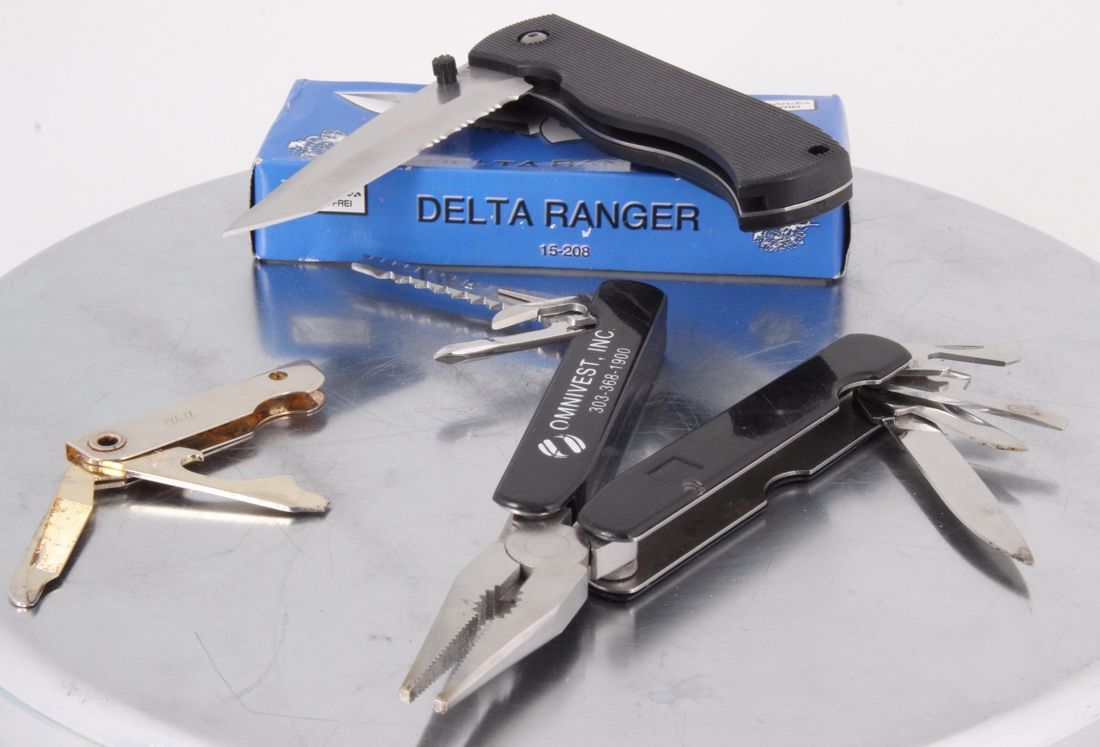 LOT OF 3 MULTI TOOL & POCKET KNIVES Delta ,Trim 2210B