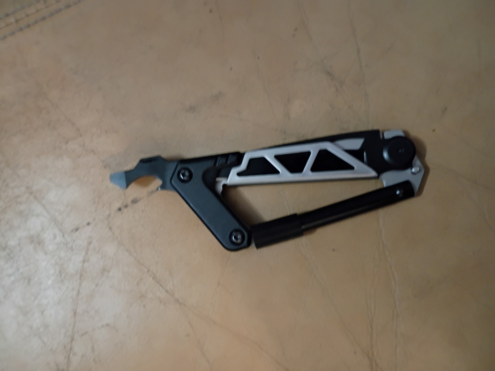 Carabineer Clip Multi Tool/Knife
