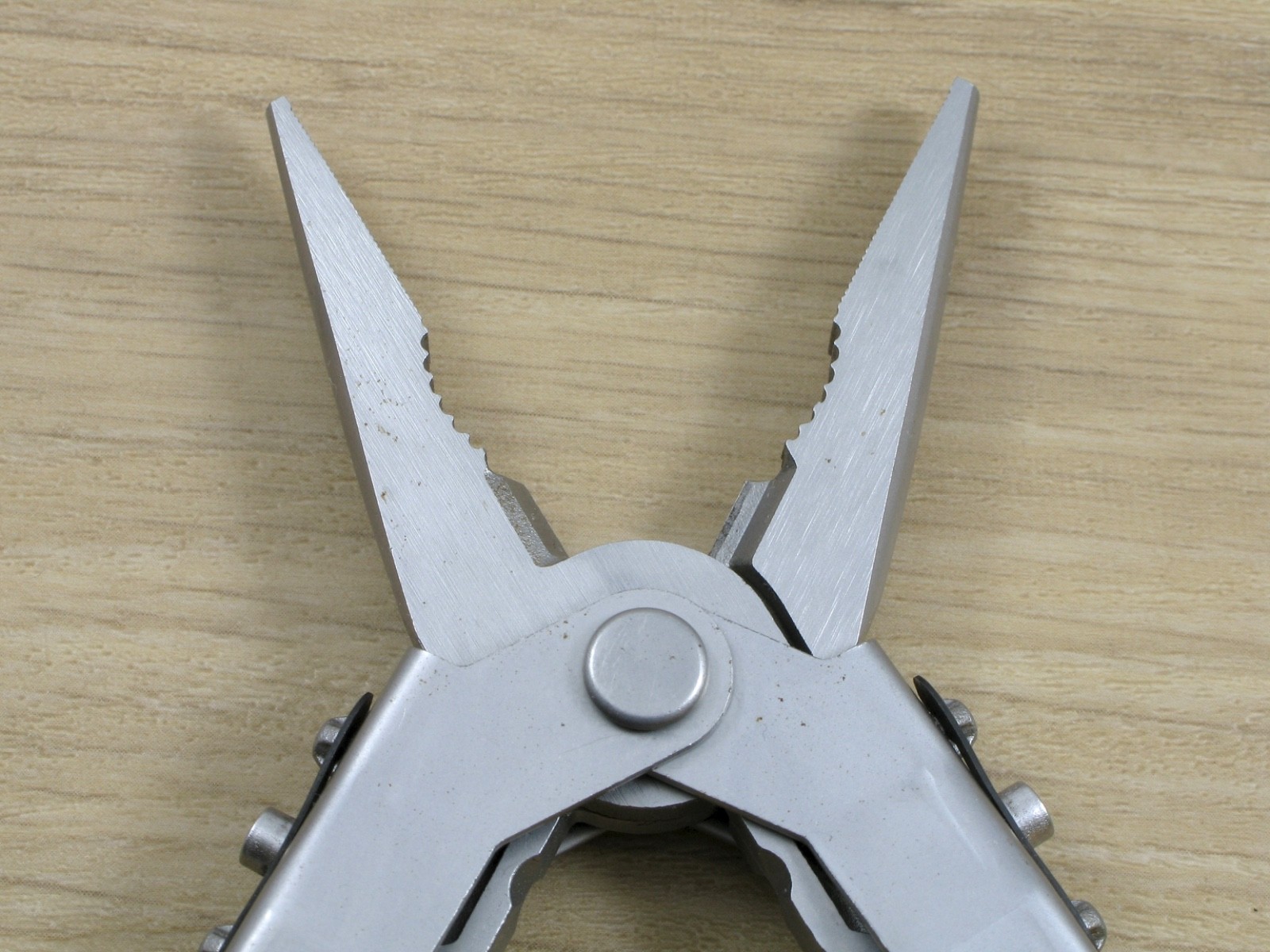 Gerber MP600 Basic Multi-Tool, Needlenose Pliers, Knife, Stainless, USA