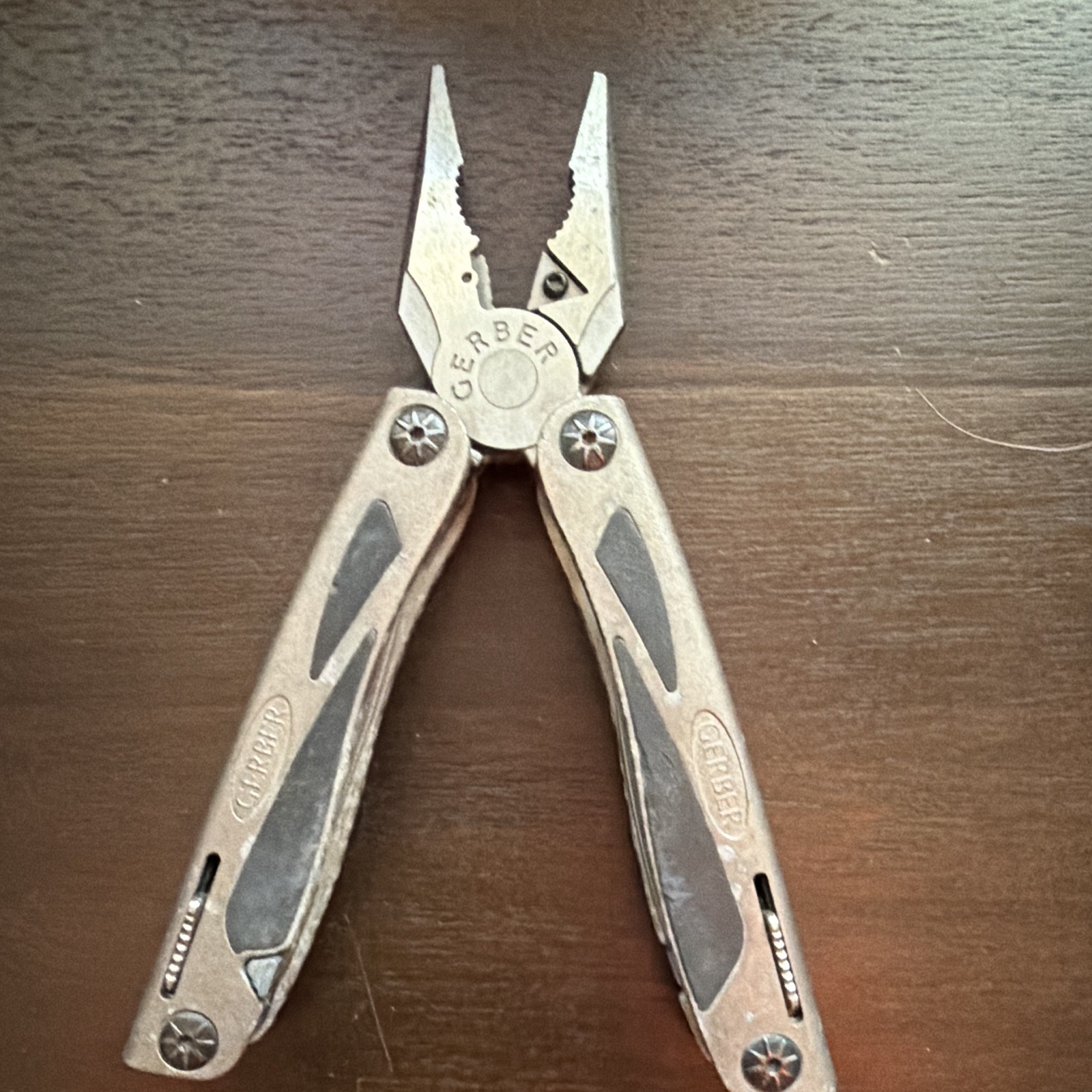 Gerber Suspension 12-in-1 Multi-Tool Pliers Silver/Black Serrated Knife Clip