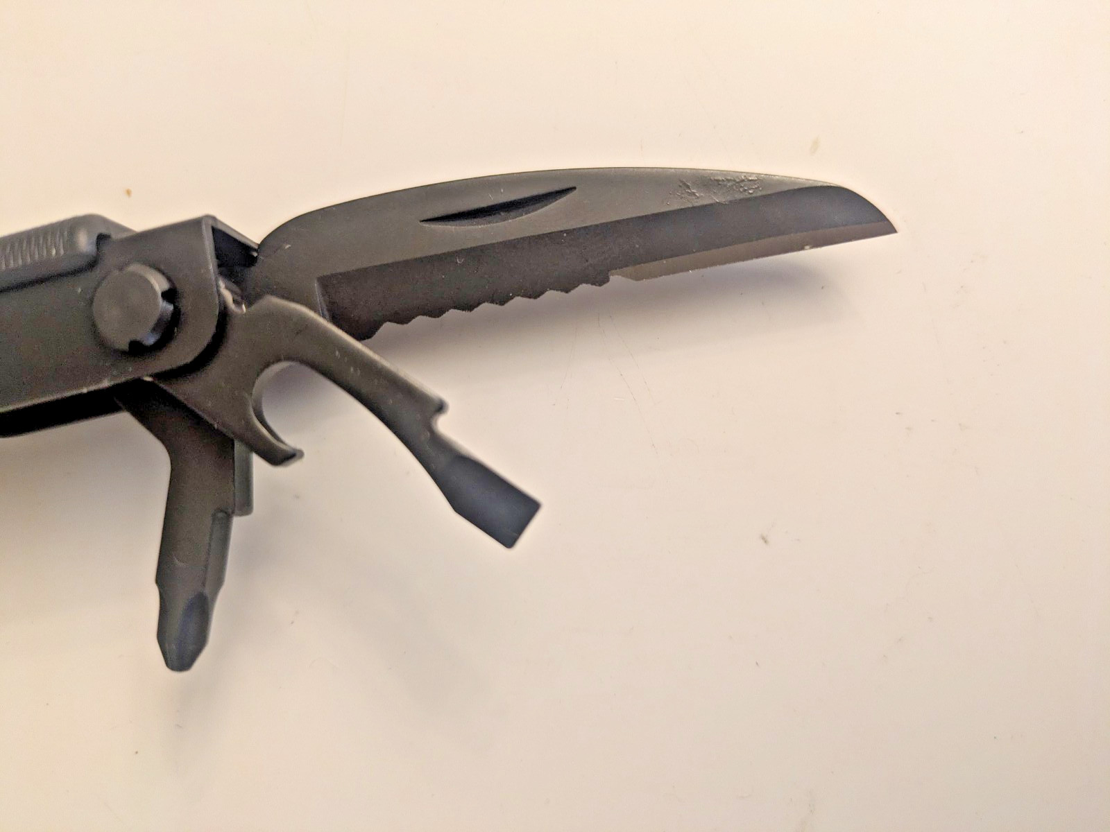 Gerber MP400 Compact Multitool! Black Oxide! With Sheath! PRISTINE!