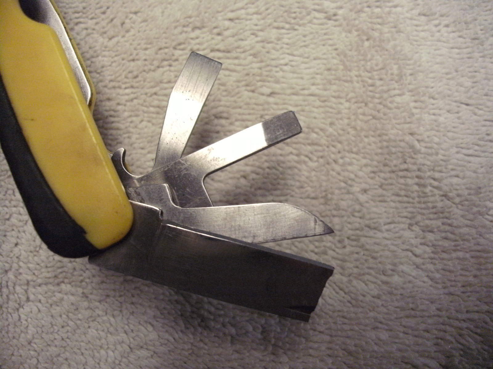 Yellow Handled Multi Tool , Unknown Maker ,See Pictures