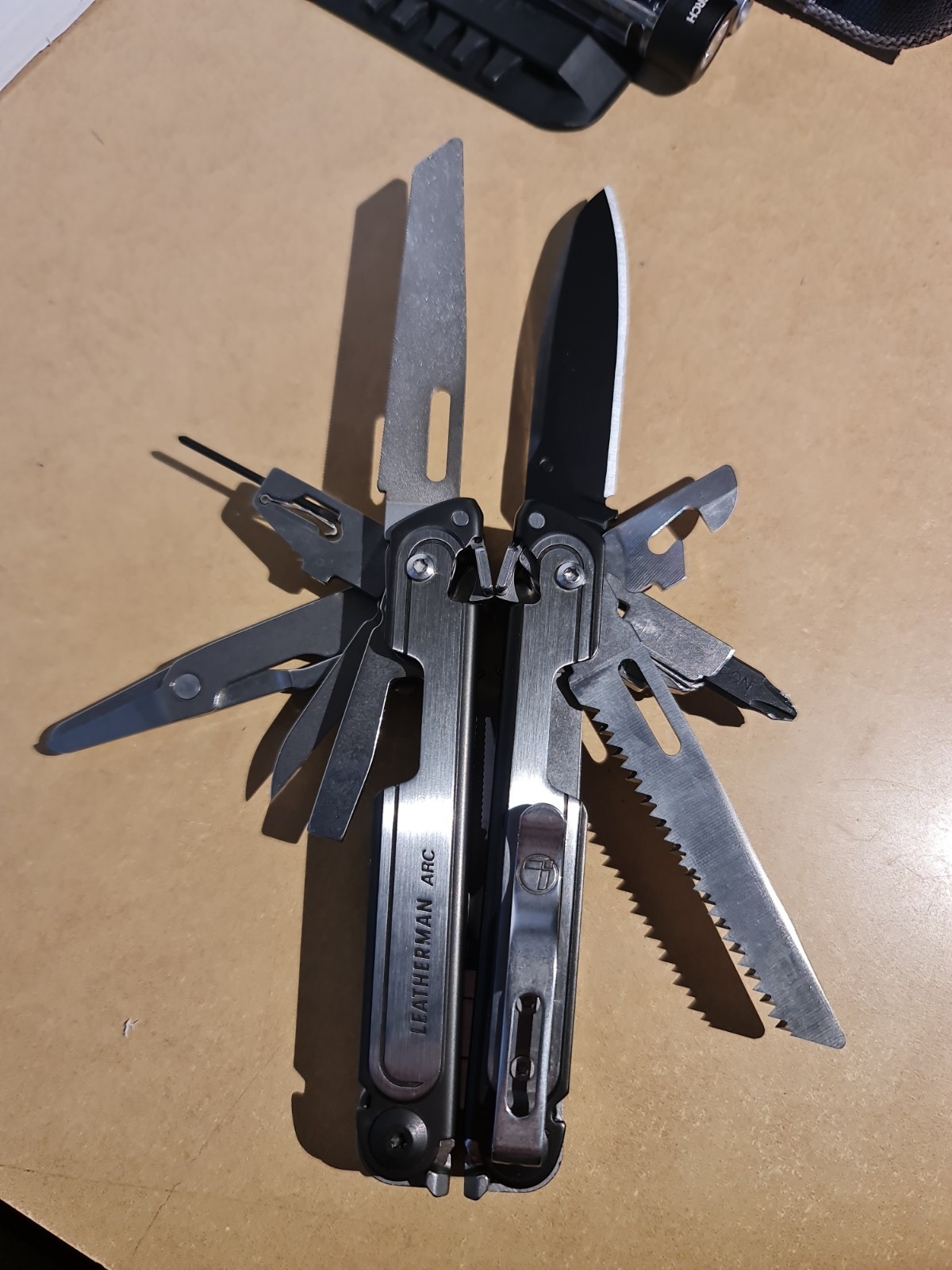 Leatherman ARC Multi Tool MagnaCut Blade With Ratchet / Bit Kit / Led Torch