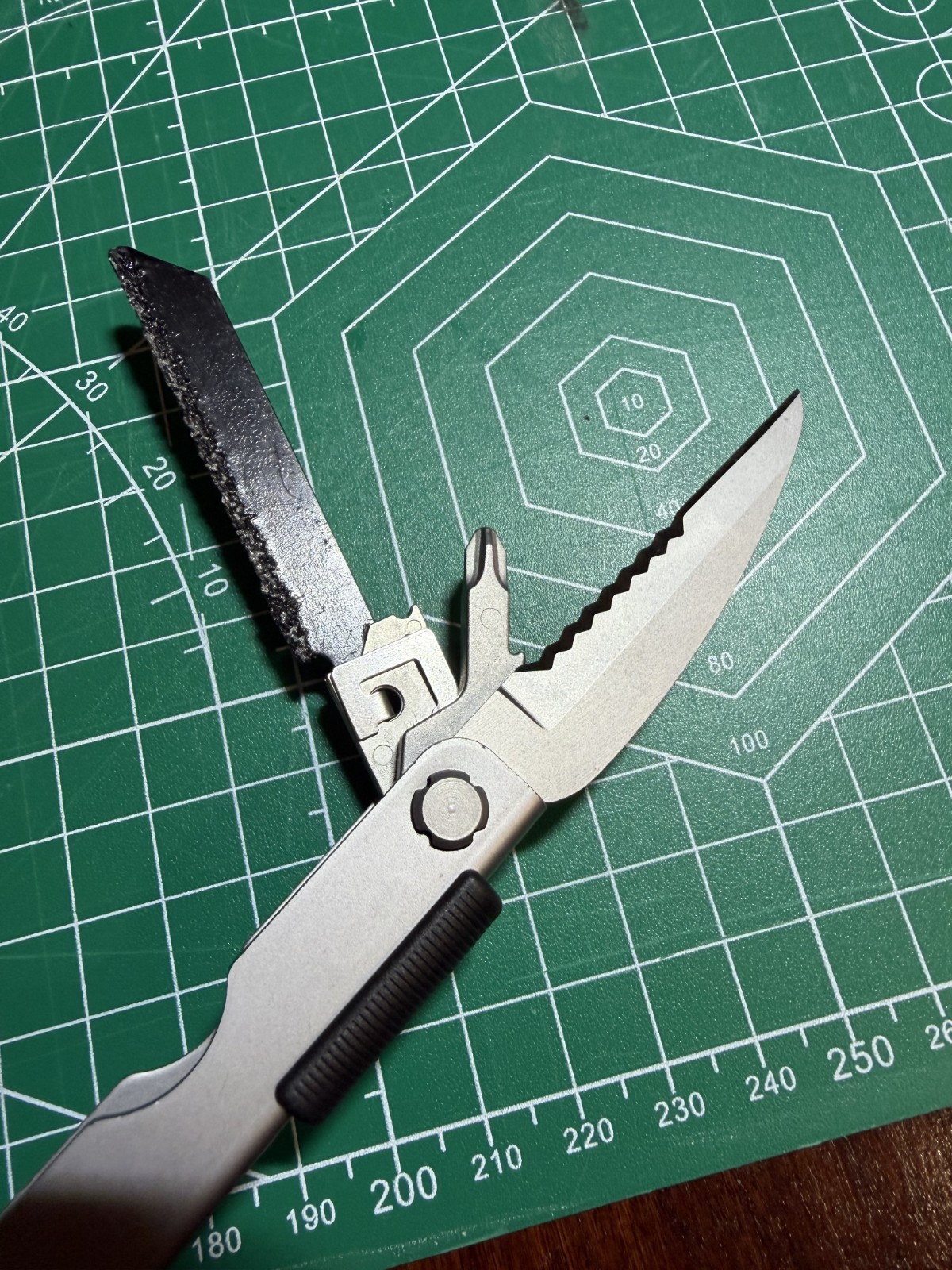 Gerber MP600 Pro Scout Multitool – Replaceable Wire Cutters – Black Nylon Sheath