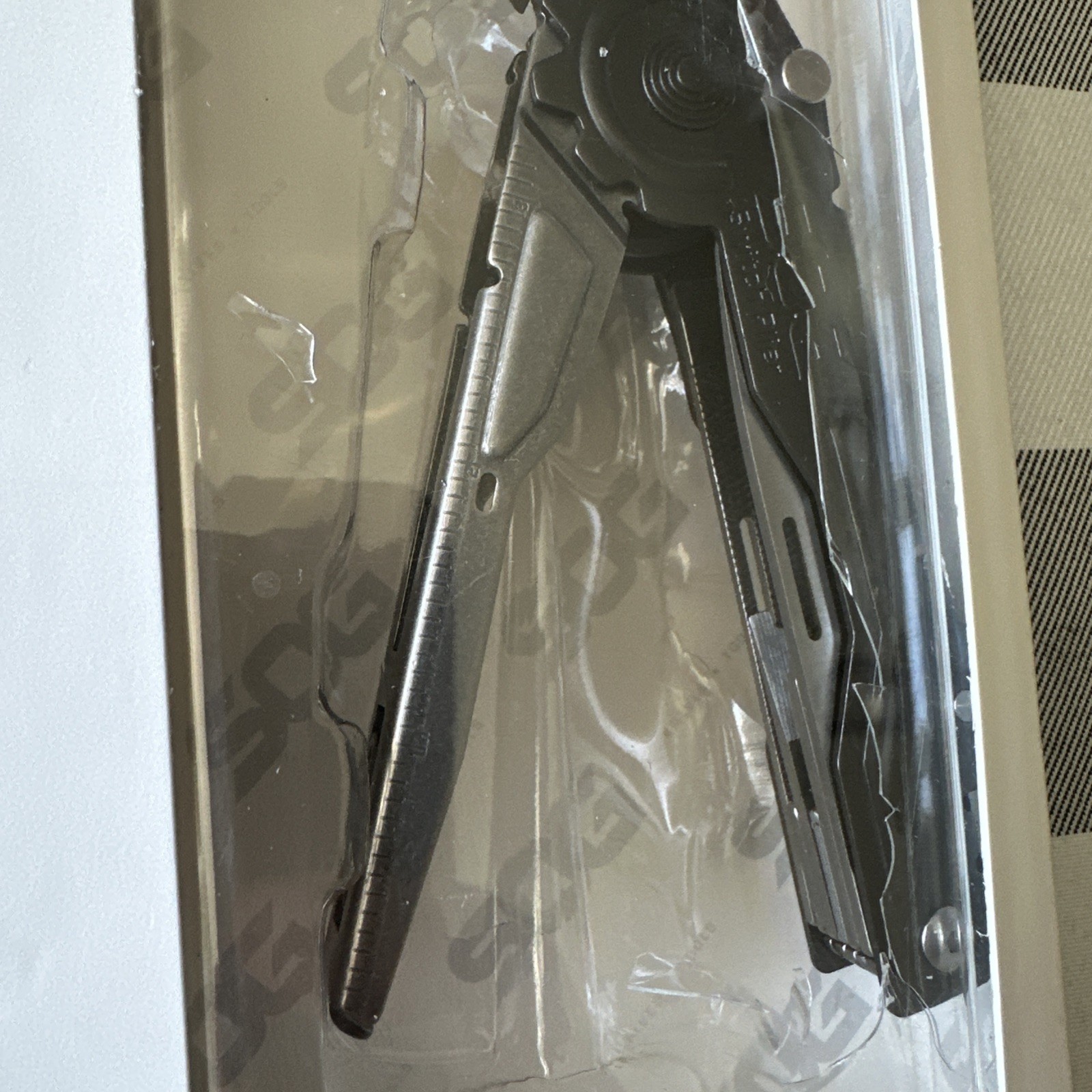 SOG Daily SwitchPlier 2.0, 12-in-1 Multi-Tool w/ One-Hand Deploy – SWP1001-CP