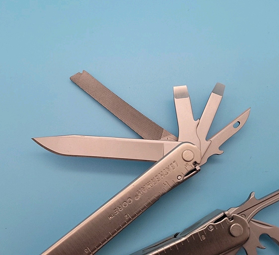 Leatherman Core Multi-Tool – Dated 0209 – Pliers, Knife – Silver – RETIRED