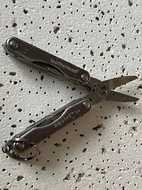 Retired Leatherman SQUIRT S4 Keychain Multi Tool Grey —-