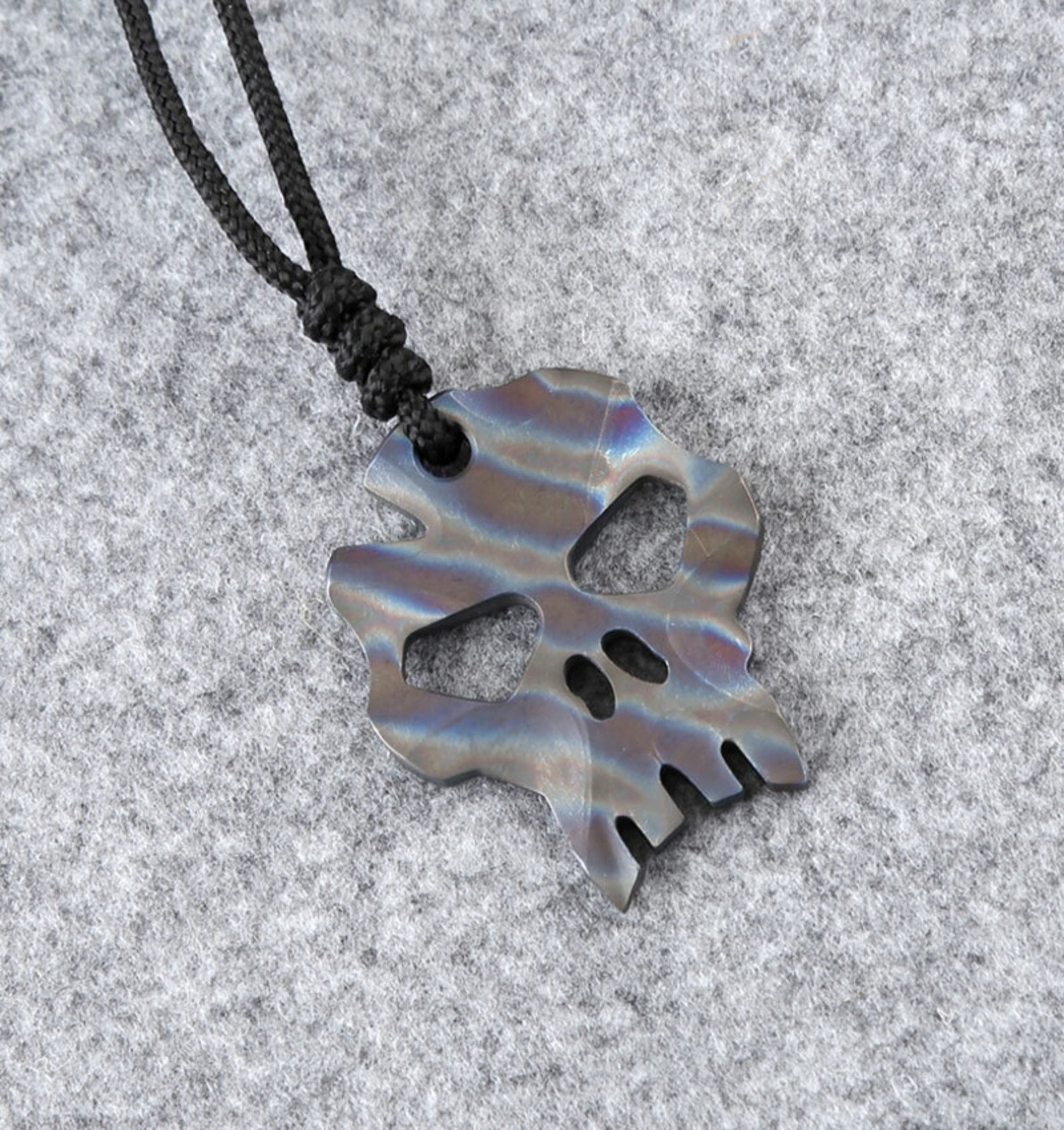 Titanium Alloy Skull EDC Lanyard Pendant Bead Keychain Fashion Necklace Sinker