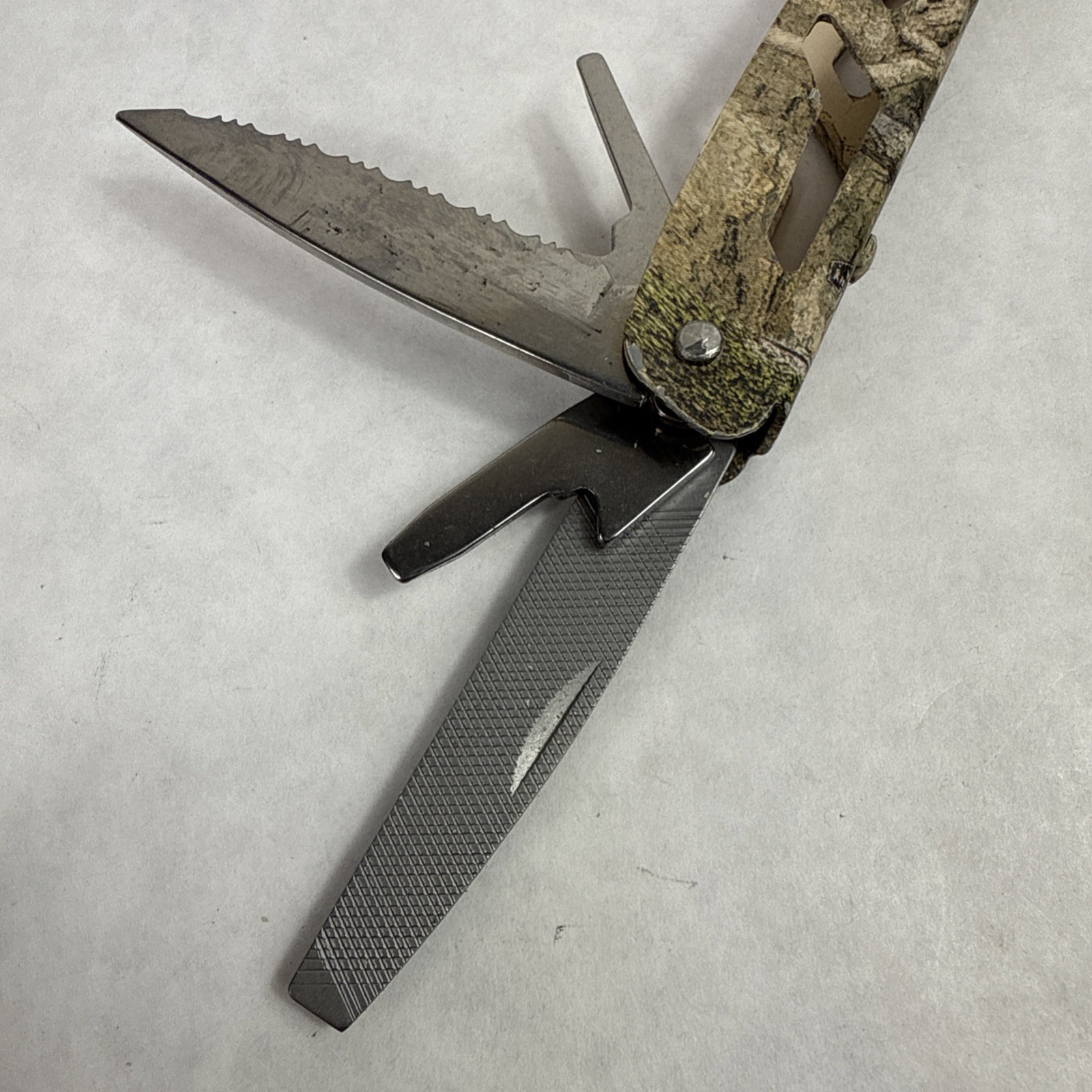 Camo Multi Tool Mossy Oak & Ozark Trail *See Photos Read