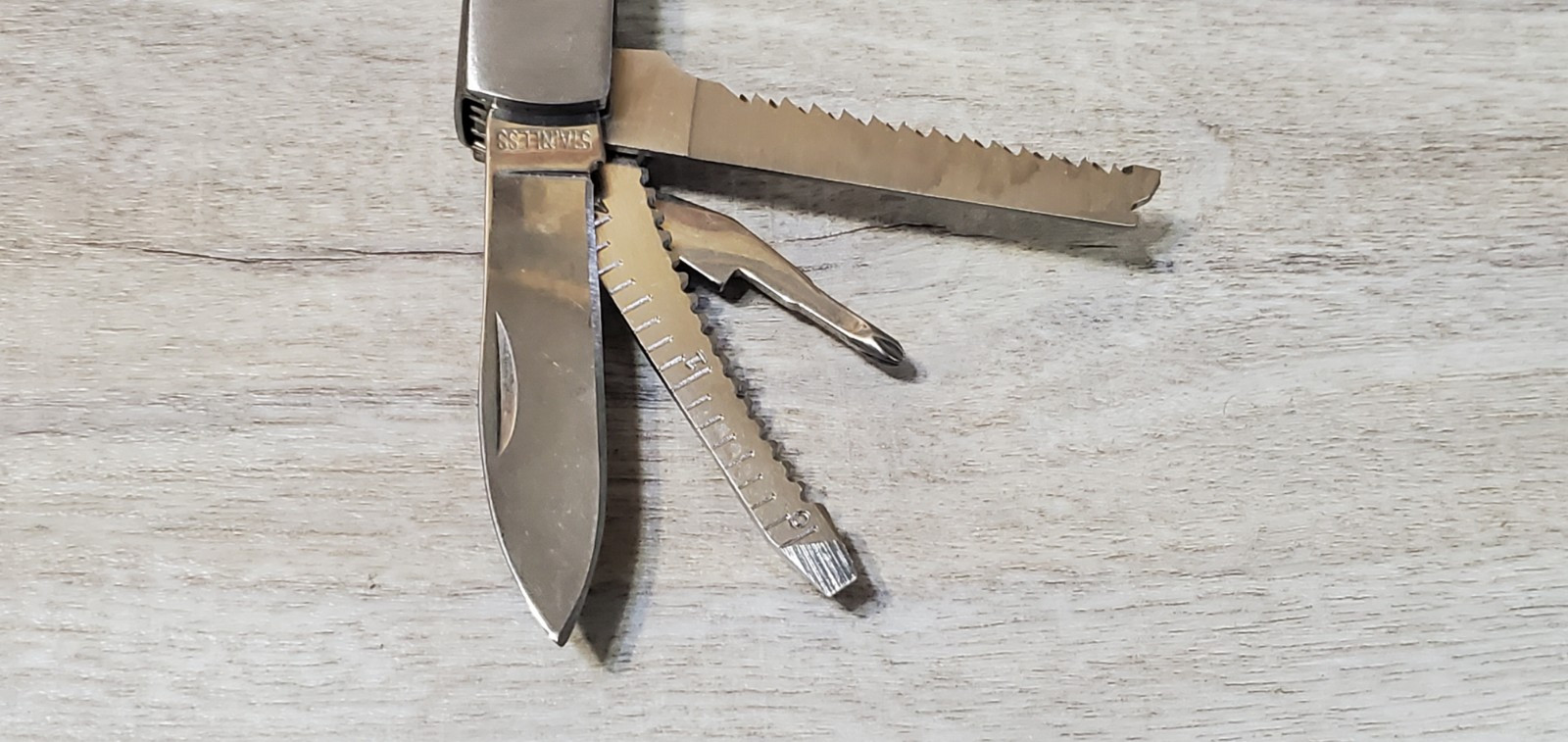 Sheffield Axe Multi Tool Camping Knives Utility Phillips Screwdriver Hammer 12/1
