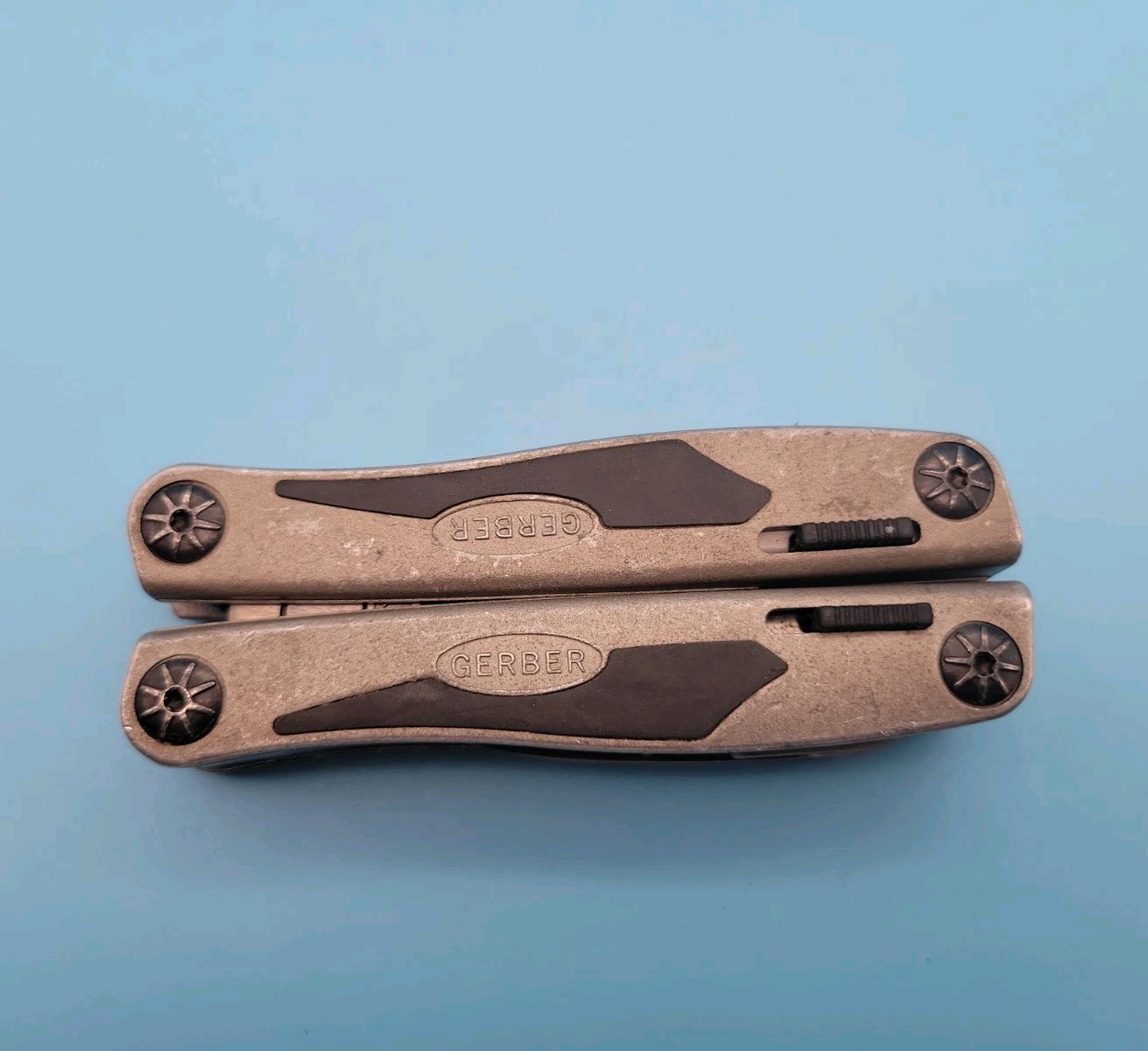 Gerber Urban Legend 700 Multi-Plier Multi Tool – Pliers, Scissors, Knife