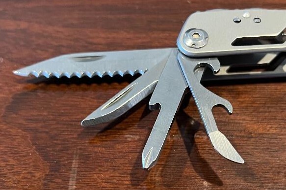High Quality Multi Tool Pliers 24 in 1 portable (multitool pocketknife knife)